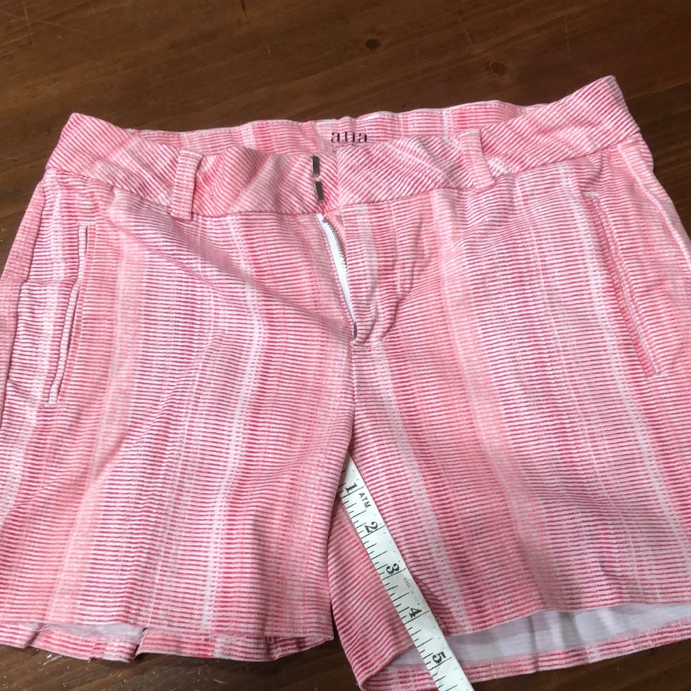 Anna size 2 shorts
